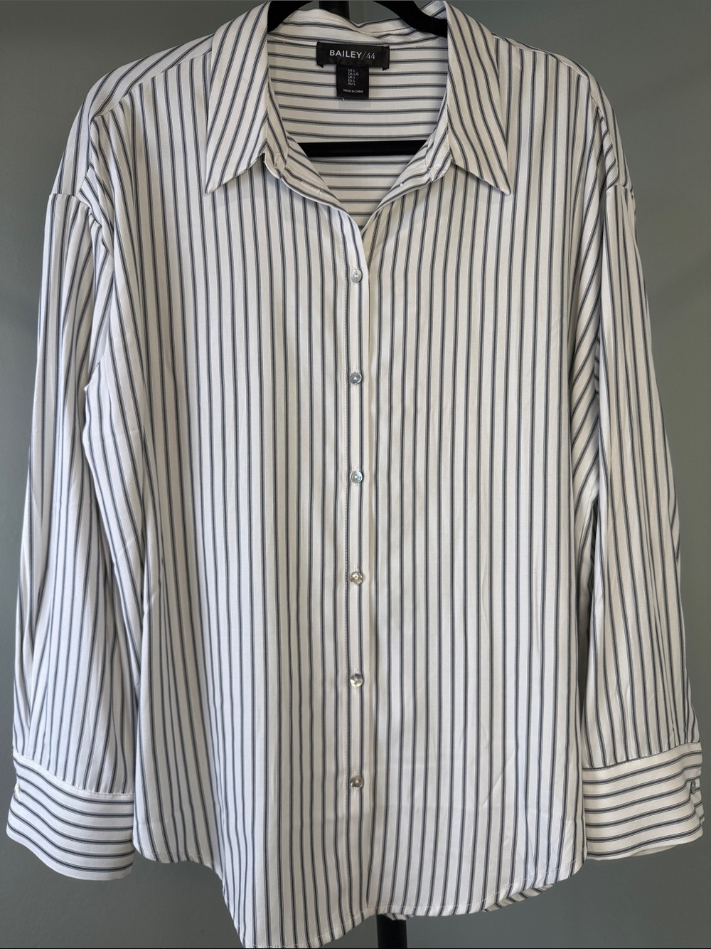 Bailey 44 Pinstripe Black White Workwear Button Down Blouse Size Large